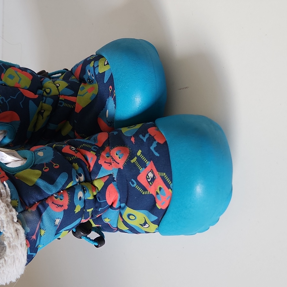 Bogs Kids' Blue Robot Print Winter Boots - Picture 3 of 4
